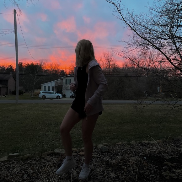 Meet Lindsay - Picture 5 of 5